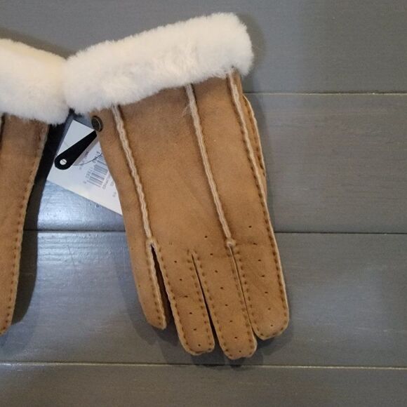 UGG Australia Women perforated Genuine Shearling Handmade Chestnut Glove size L - Picture 5 of 14